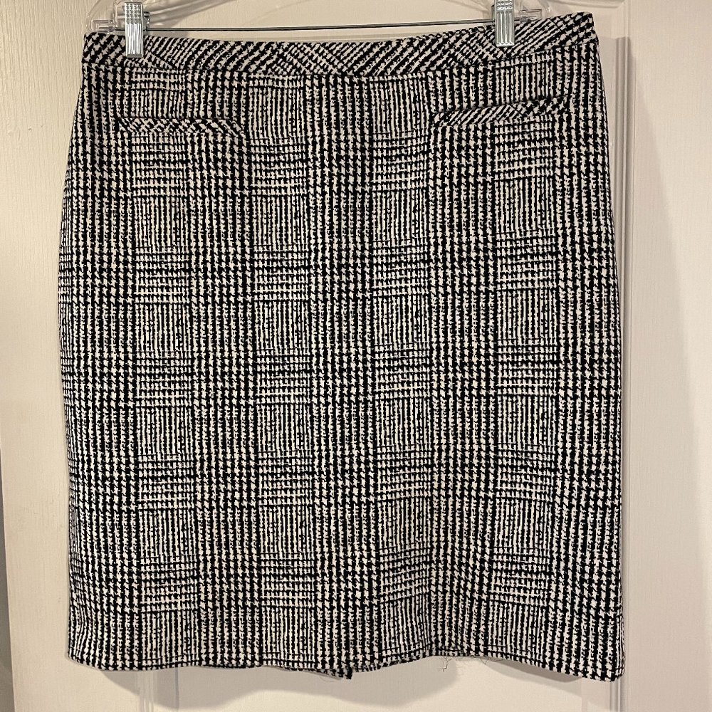 Talbots Classic Textured Ponte Black/White Houndstooth Knit Pencil Skirt